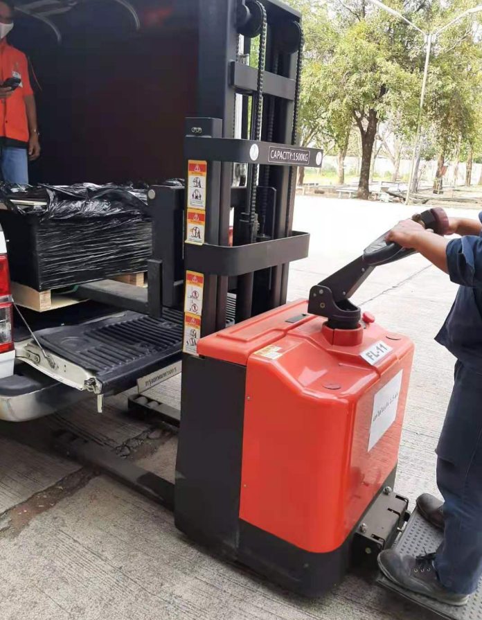 HB3000+K4 automatic vibration stress relieving machine t arrived at THAILAND